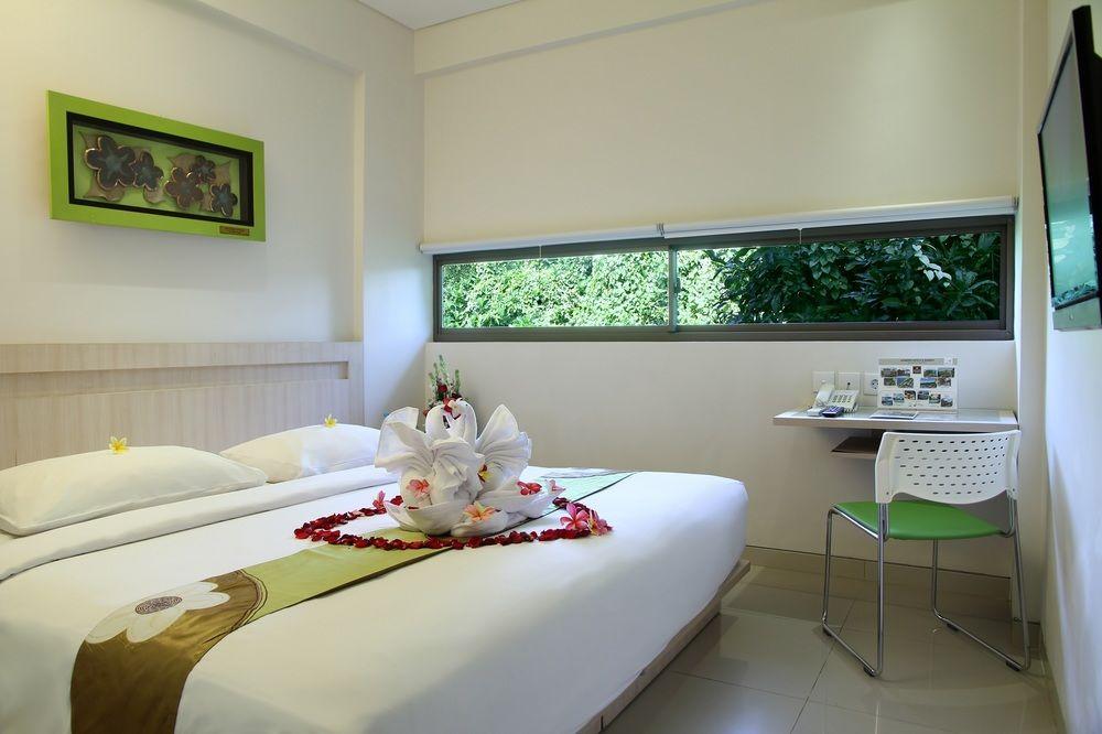 J Hotel Kuta Kuta Lombok Exterior foto