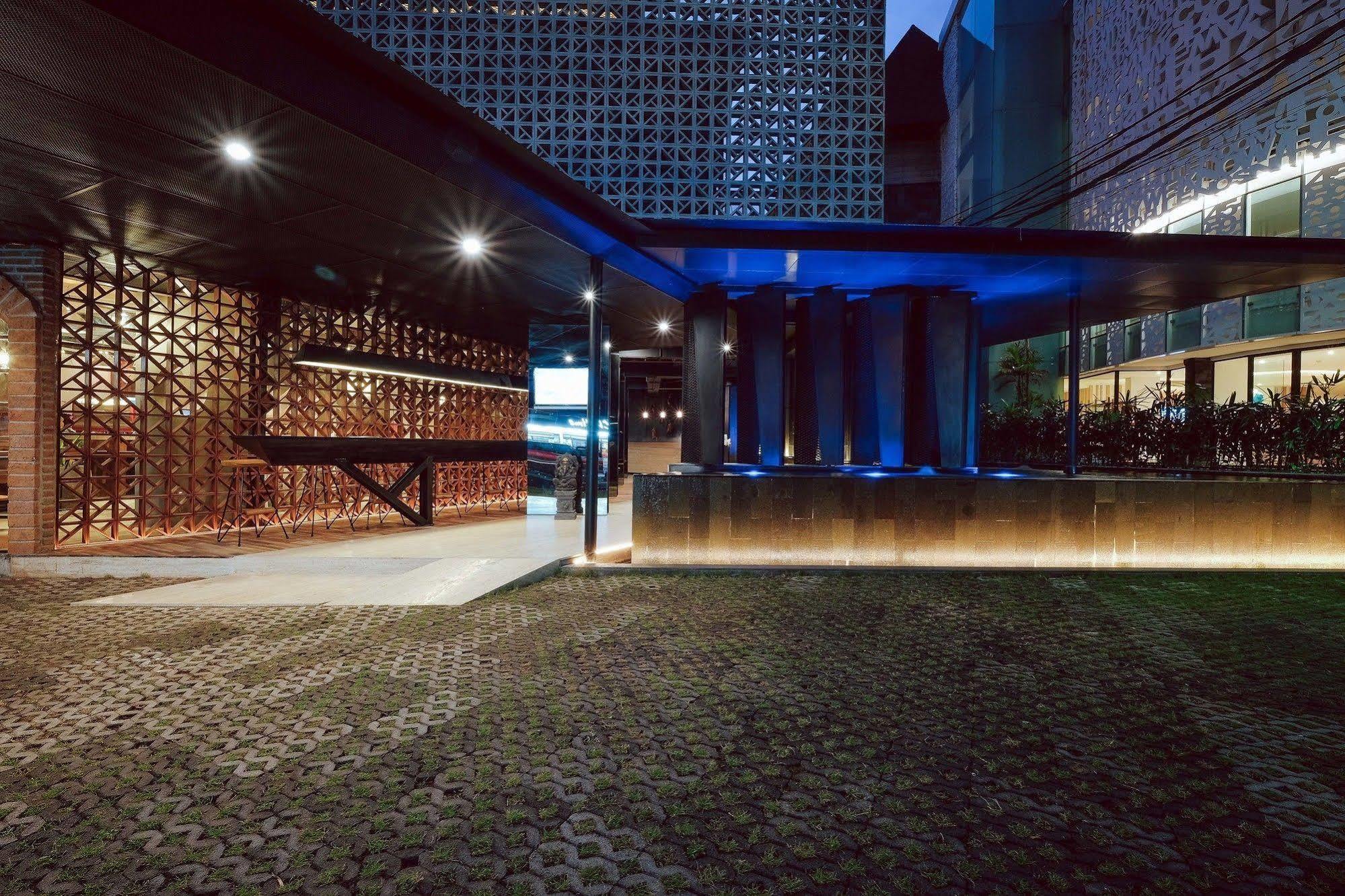 J Hotel Kuta Kuta Lombok Exterior foto